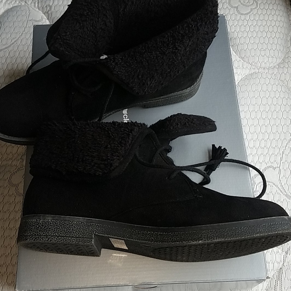 Boots - Picture 2 of 4